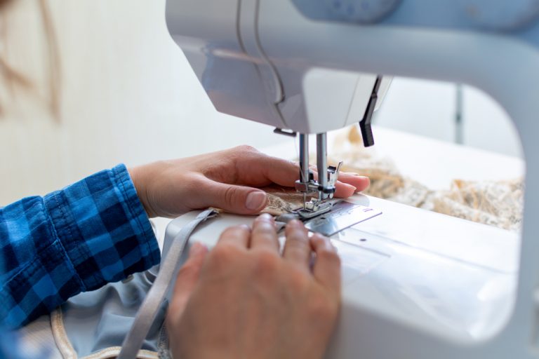 DIY Weighted Blanket (Step By Step Guide)