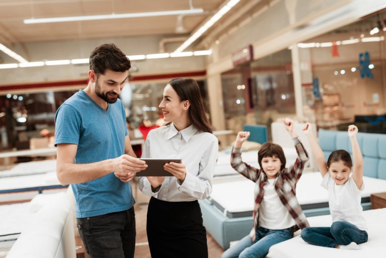 8 Best Times To Buy a Mattress For Huge Savings (July Update)